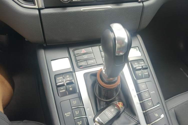 Used Porsche Macan 2017 Macan 2.0T Gear Lever
