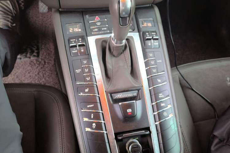 Used Porsche Macan 2017 Macan 2.0T Gear Lever