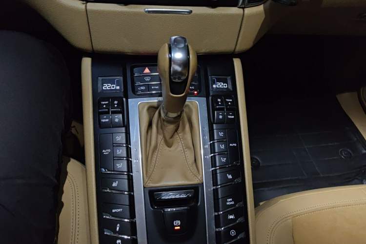 Used Porsche Macan 2017 Macan 2.0T Gear Lever