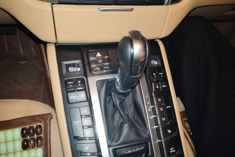 Used Porsche Macan 2017 Macan 2.0T Gear Lever
