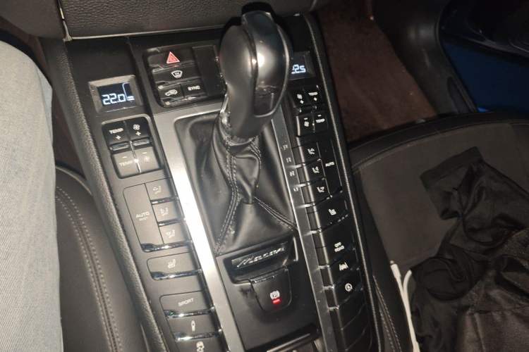 Used Porsche Macan 2017 Macan 2.0T Gear Lever