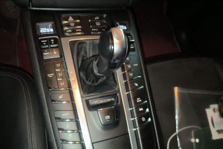 Used Porsche Macan 2017 Macan 2.0T Gear Lever