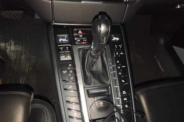 Used Porsche Macan 2017 Macan 2.0T Gear Lever