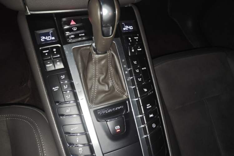 Used Porsche Macan 2017 Macan 2.0T Gear Lever