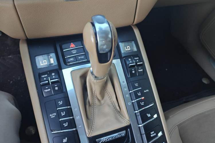 Used Porsche Macan 2017 Macan 2.0T Gear Lever