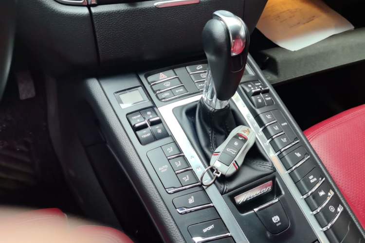 Used Porsche Macan 2017 Macan 2.0T Gear Lever