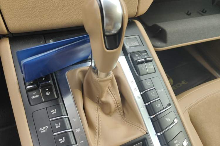 Used Porsche Macan 2017 Macan 2.0T Gear Lever