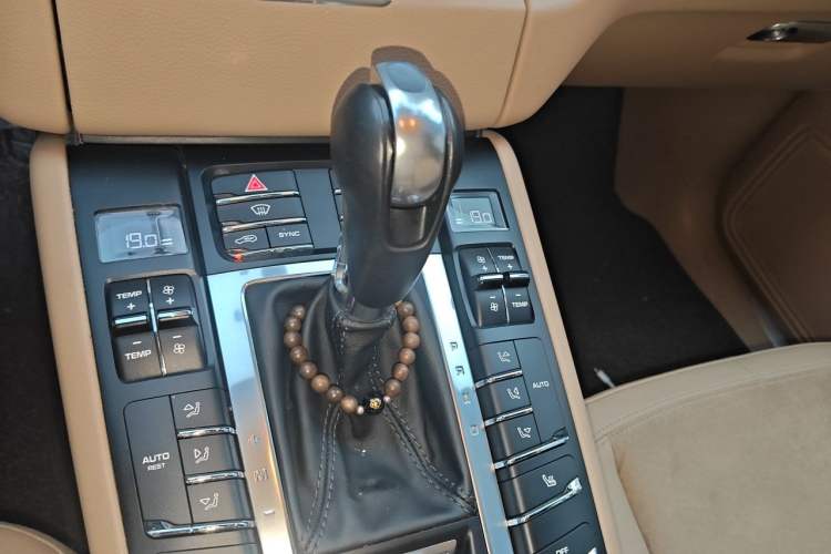 Used Porsche Macan 2017 Macan 2.0T Gear Lever