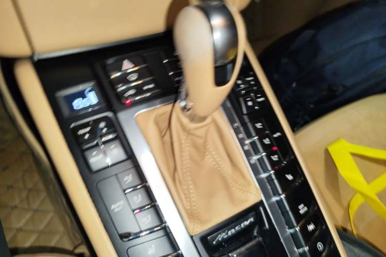 Used Porsche Macan 2017 Macan 2.0T Gear Lever
