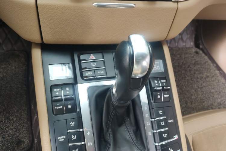 Used Porsche Macan 2017 Macan 2.0T Gear Lever