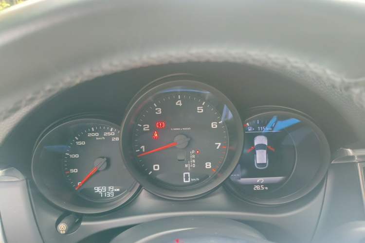 Used Porsche Macan 2017 Macan 2.0T Instrument Cluster
