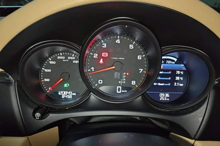 Used Porsche Macan 2017 Macan 2.0T Instrument Cluster