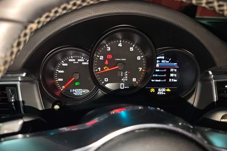 Used Porsche Macan 2017 Macan 2.0T Instrument Cluster