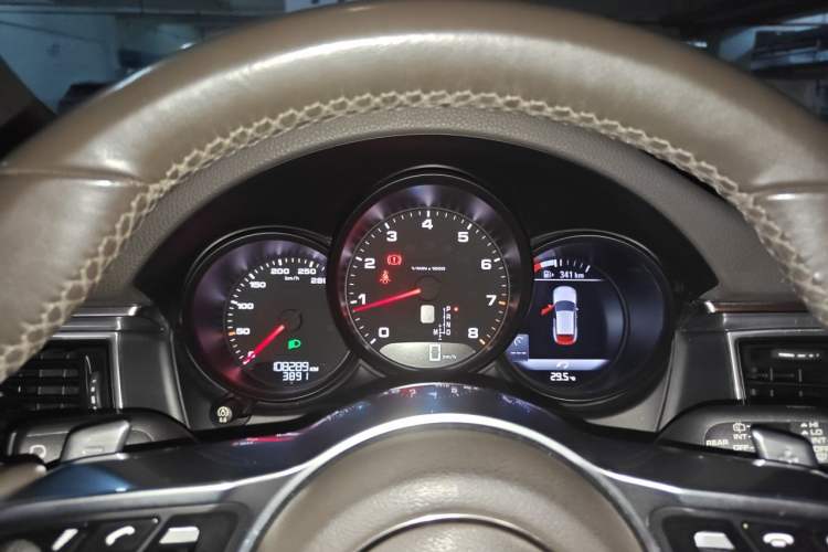 Used Porsche Macan 2017 Macan 2.0T Instrument Cluster