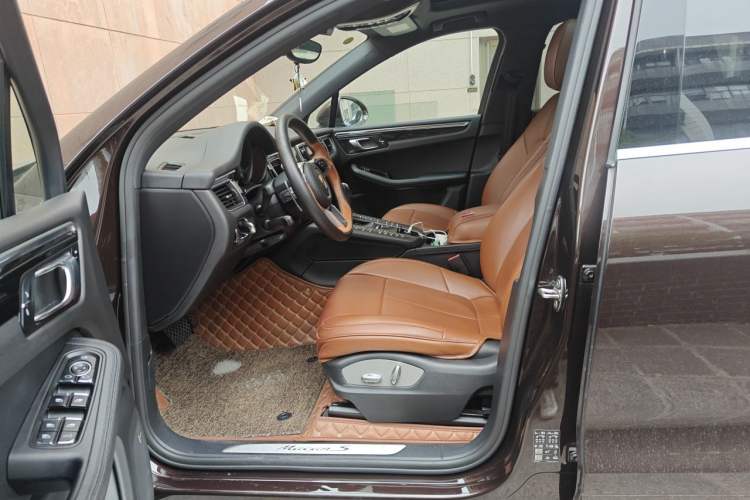 Used Porsche Macan 2017 Macan S 3.0T Left Front Seat
