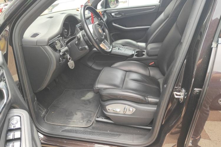 Used Porsche Macan 2017 Macan 2.0T Left Front Seat