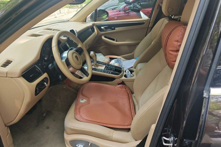 Used Porsche Macan 2017 Macan 2.0T Left Front Seat