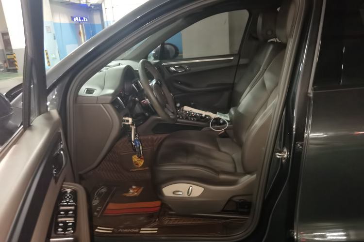 Used Porsche Macan 2017 Macan 2.0T Left Front Seat