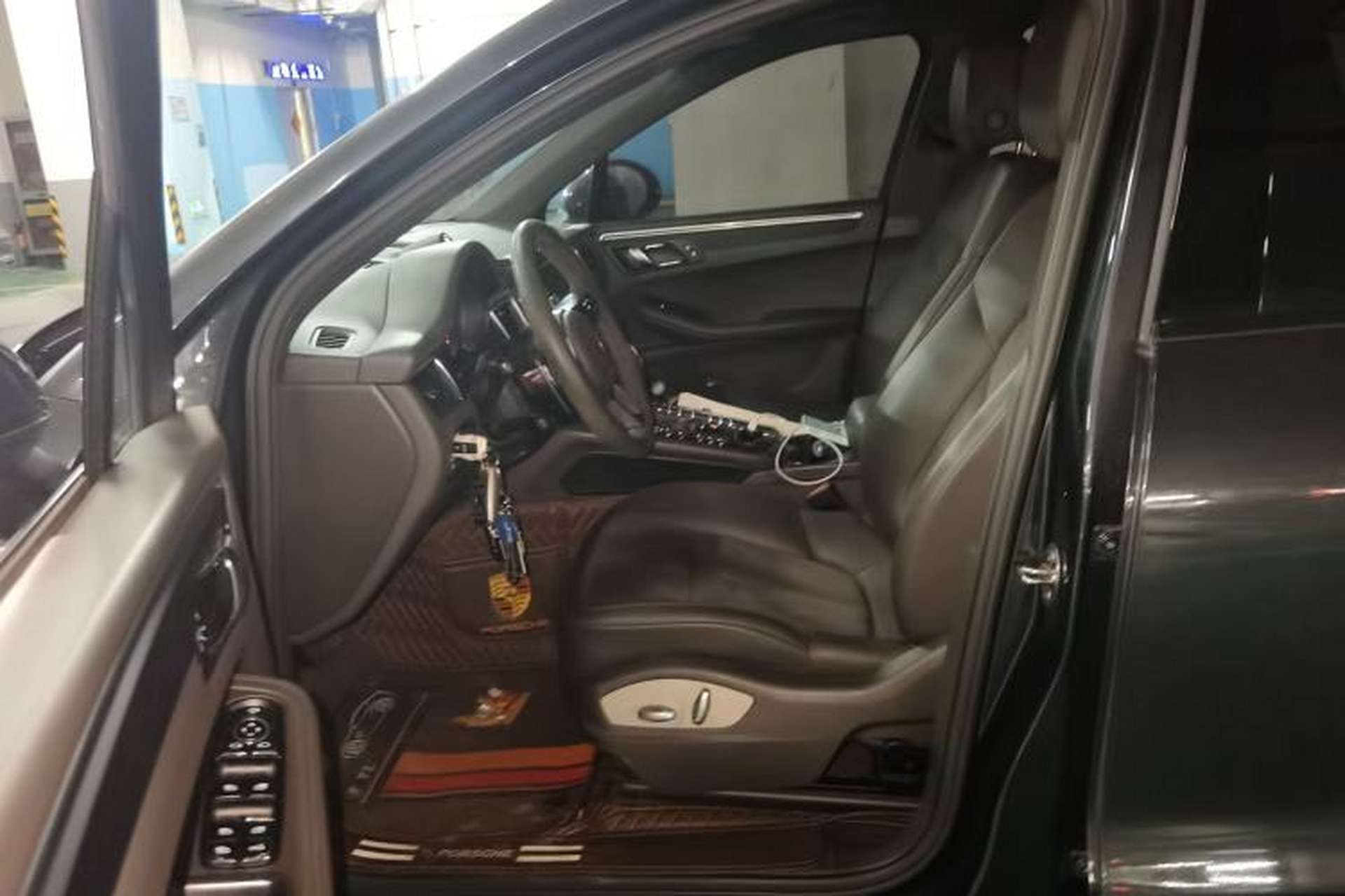 Used Porsche Macan 2017 Macan 2.0T Left Front Seat