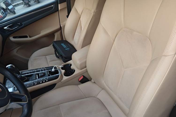 Used Porsche Macan 2017 Macan 2.0T Left Front Seat