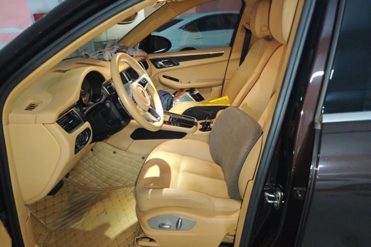 Used Porsche Macan 2017 Macan 2.0T Left Front Seat