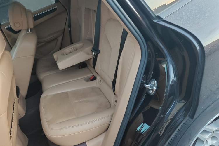 Used Porsche Macan 2017 Macan 2.0T Left Rear Seat