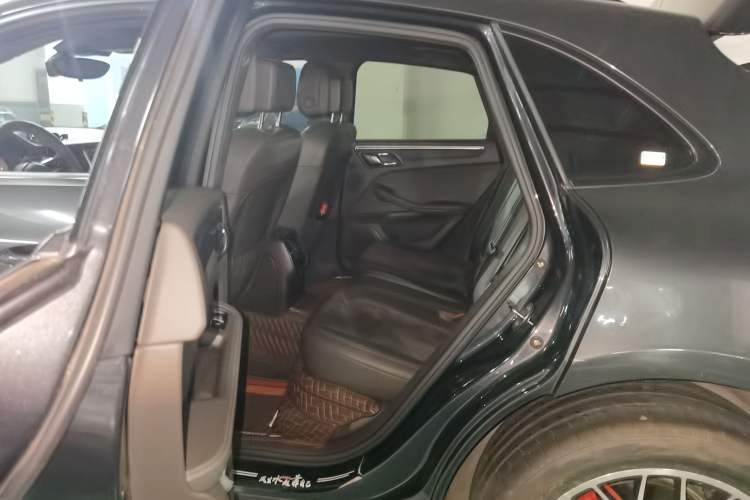 Used Porsche Macan 2017 Macan 2.0T Left Rear Seat