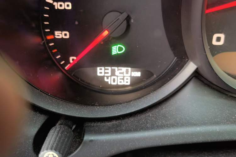 Used Porsche Macan 2017 Macan 2.0T Odometer Close Up