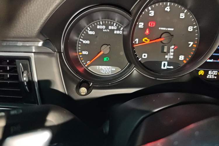 Used Porsche Macan 2017 Macan 2.0T Odometer Close Up