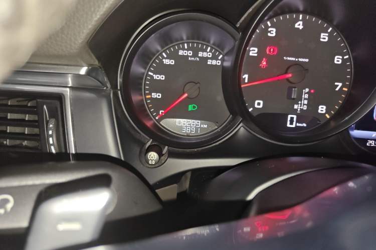 Used Porsche Macan 2017 Macan 2.0T Odometer Close Up