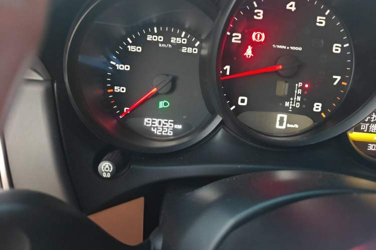 Used Porsche Macan 2017 Macan 2.0T Odometer Close Up