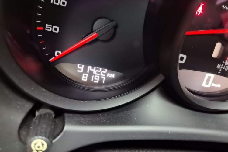 Used Porsche Macan 2017 Macan 2.0T Odometer Close Up