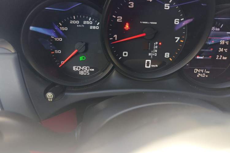Used Porsche Macan 2017 Macan 2.0T Odometer Close Up