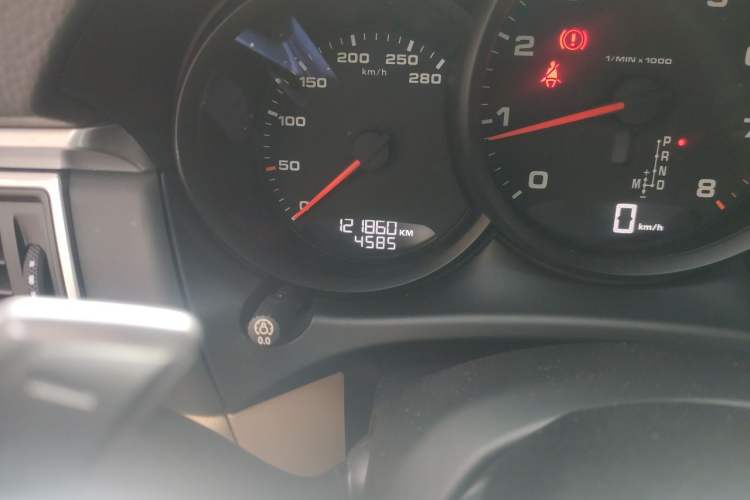 Used Porsche Macan 2017 Macan 2.0T Odometer Close Up