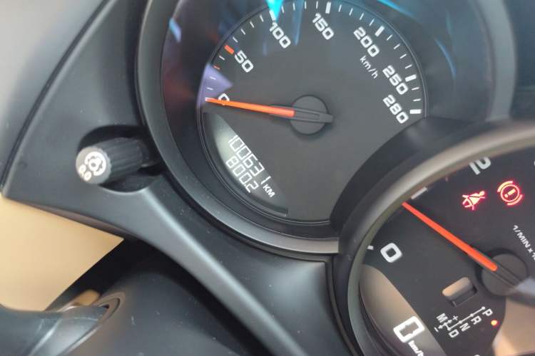 Used Porsche Macan 2017 Macan 2.0T Odometer Close Up
