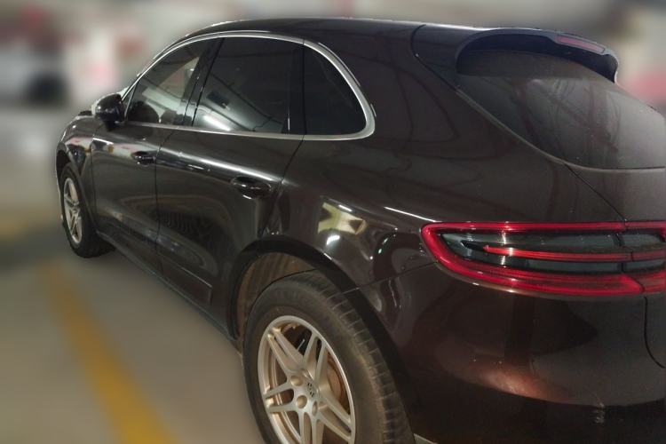Used Porsche Macan 2017 Macan 2.0T Rear Left 45 Deg