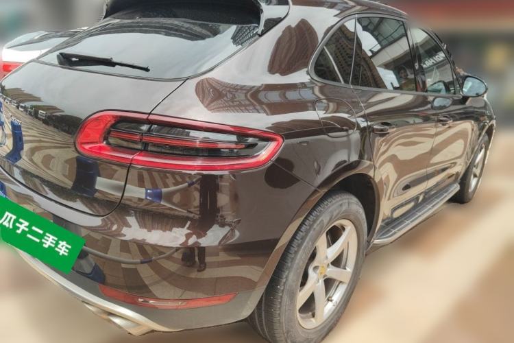 Used Porsche Macan 2017 Macan 2.0T Rear Right 45 Deg