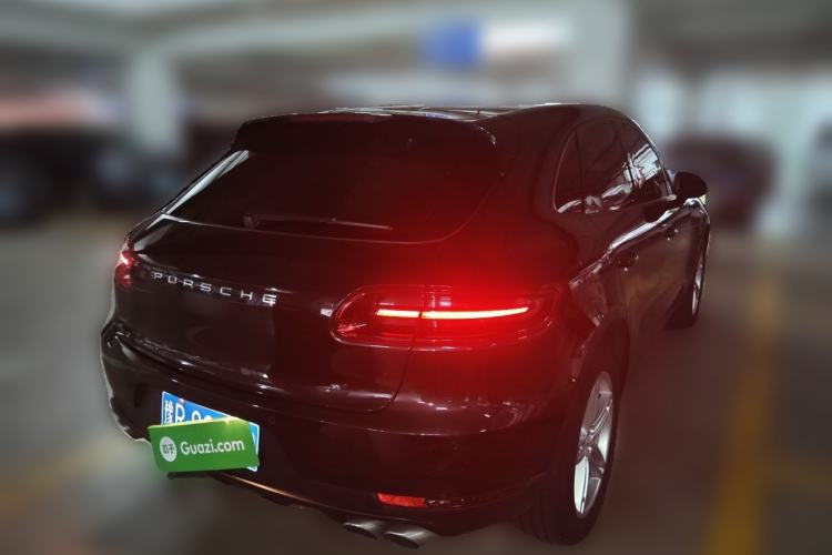Used Porsche Macan 2017 Macan 2.0T Rear Right 45 Deg