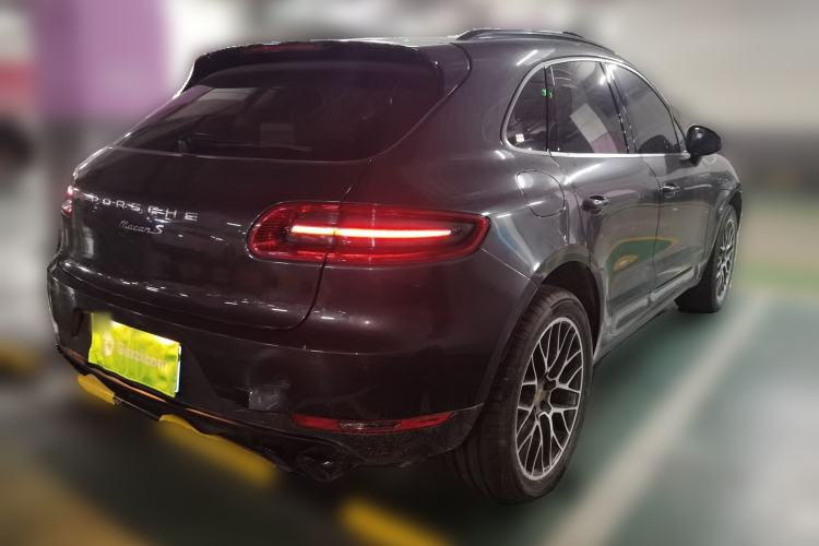 Used Porsche Macan 2017 Macan 2.0T Rear Right 45 Deg