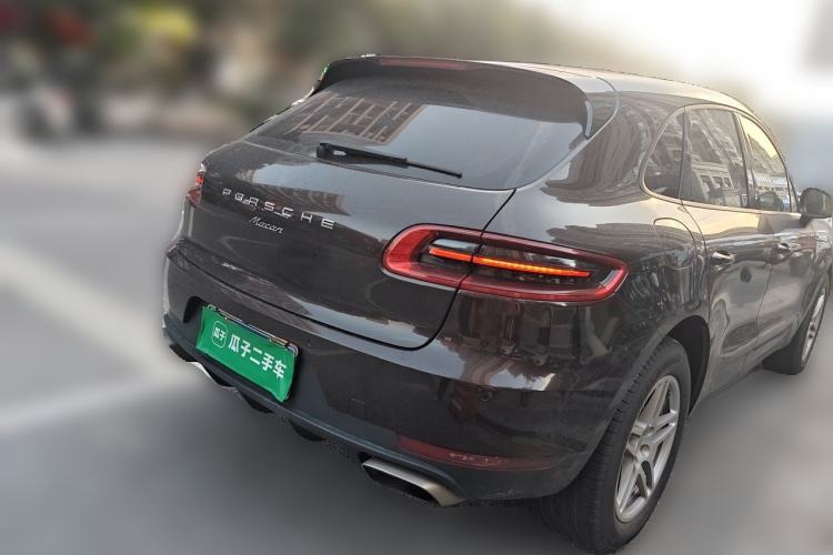 Used Porsche Macan 2017 Macan 2.0T Rear Right 45 Deg