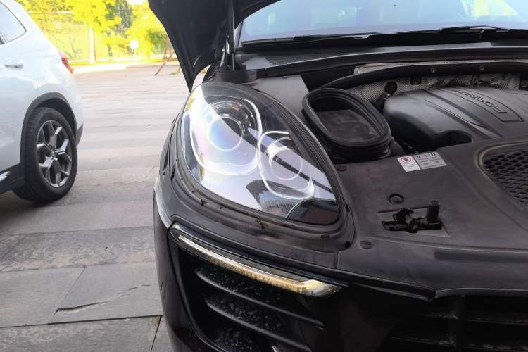 Used Porsche Macan 2017 Macan 2.0T Right Front Headlight