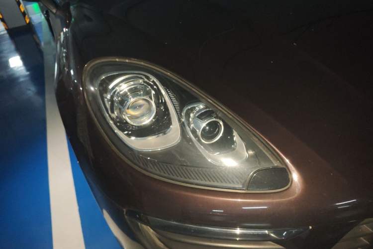 Used Porsche Macan 2017 Macan 2.0T Right Front Headlight