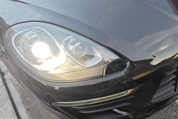 Used Porsche Macan 2017 Macan 2.0T Right Front Headlight