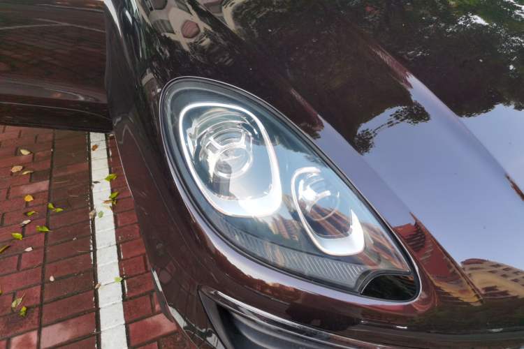 Used Porsche Macan 2017 Macan 2.0T Right Front Headlight