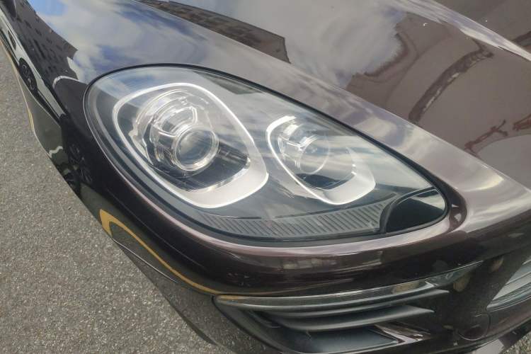 Used Porsche Macan 2017 Macan 2.0T Right Front Headlight