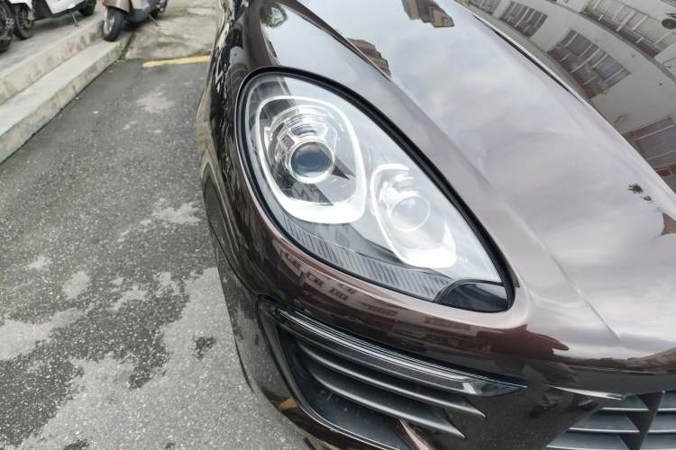 Used Porsche Macan 2017 Macan 2.0T Right Front Headlight