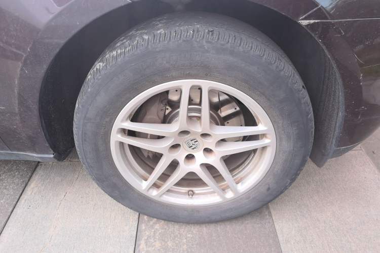 Used Porsche Macan 2017 Macan 2.0T Right Front Wheel Hub