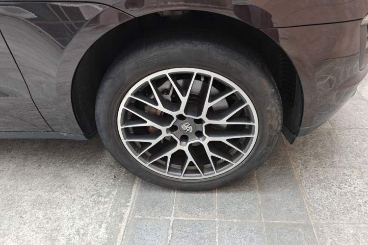 Used Porsche Macan 2017 Macan S 3.0T Right Front Wheel Hub