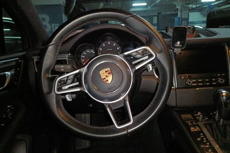 Used Porsche Macan 2017 Macan 2.0T Steering Wheel