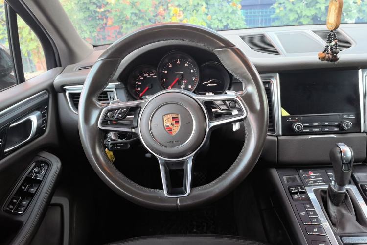 Used Porsche Macan 2017 Macan 2.0T Steering Wheel